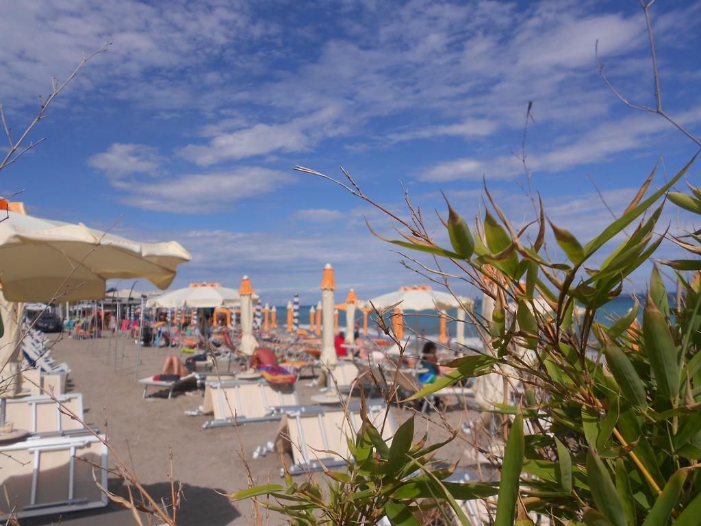 Camping Delfino Albenga Exterior foto
