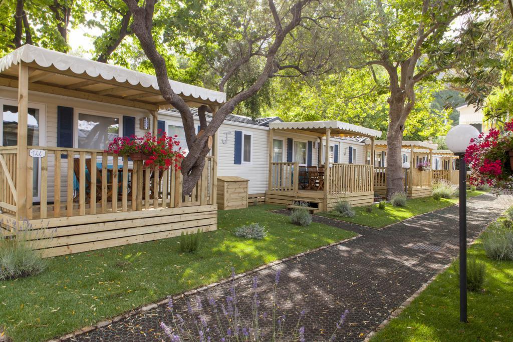 Camping Delfino Albenga Habitación foto